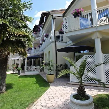 Mala Poreč 3* Kukci