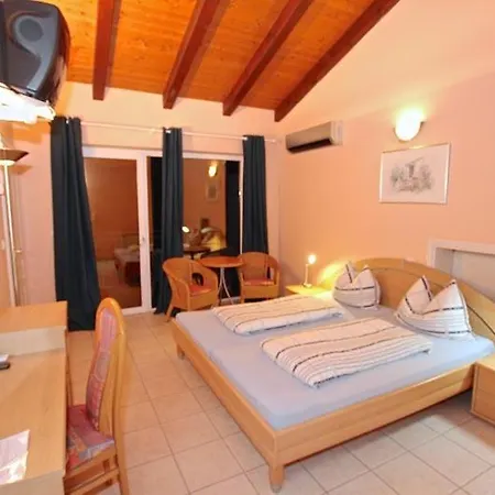 Villa Mala Alojamento de Acomodação e Pequeno-almoço