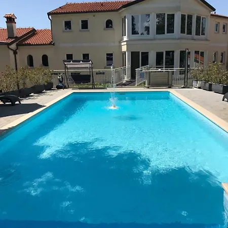 Alojamento de Acomodação e Pequeno-almoço Villa Mala 3*