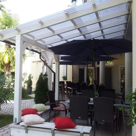Alojamento de Acomodação e Pequeno-almoço Villa Mala 3*